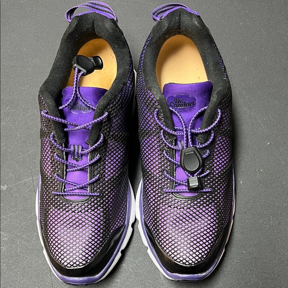 Stylish Athletic Shoes in Black and Purple